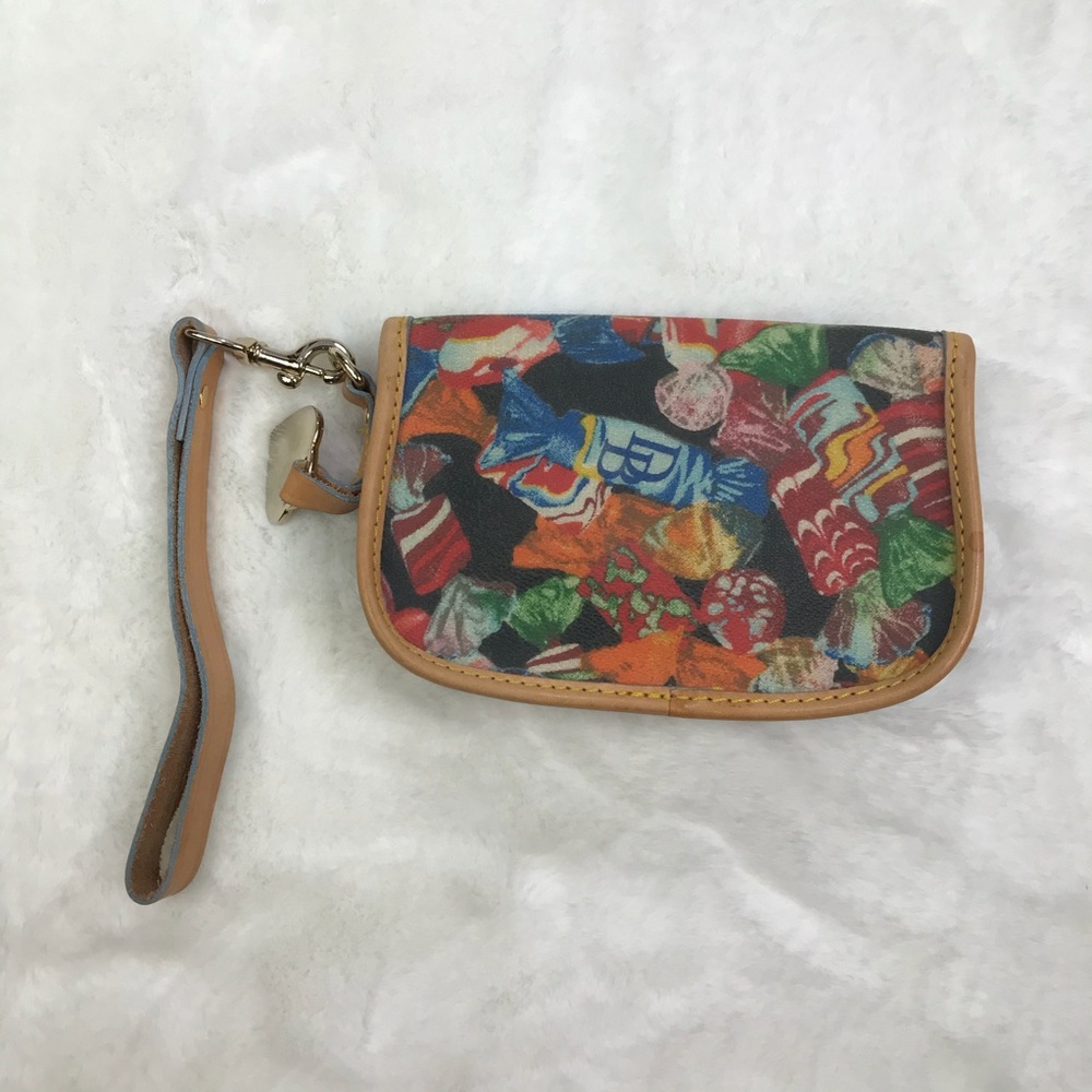 🚫SOLD Dooney & Burke Candy Print Wristlet - Picture 3 of 6